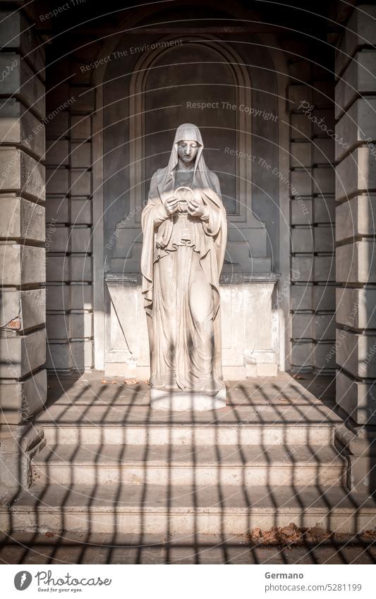Statue der Jungfrau Maria Weihnachten Gott Italien Blut blutig katholisch Geburt Christentum Kirche Konzeption Tod Hingabe Ostern Glaube Fátima heilig