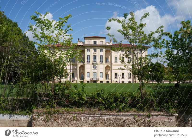 Historische Villa Alari in Cernusco sul Naviglio, Mailand, Lombardei, Italien, entlang des Radwegs des Martesana-Kanals Architektur Gebäude Farbe Tag Europa