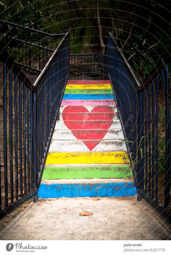 Treppe mit viel Herz Lifestyle Liebe Liebeserklärung Symbole & Metaphern Herz (Symbol) Vielfalt Straßenkunst Liebesgruß regenbogenfarben queer Diversität