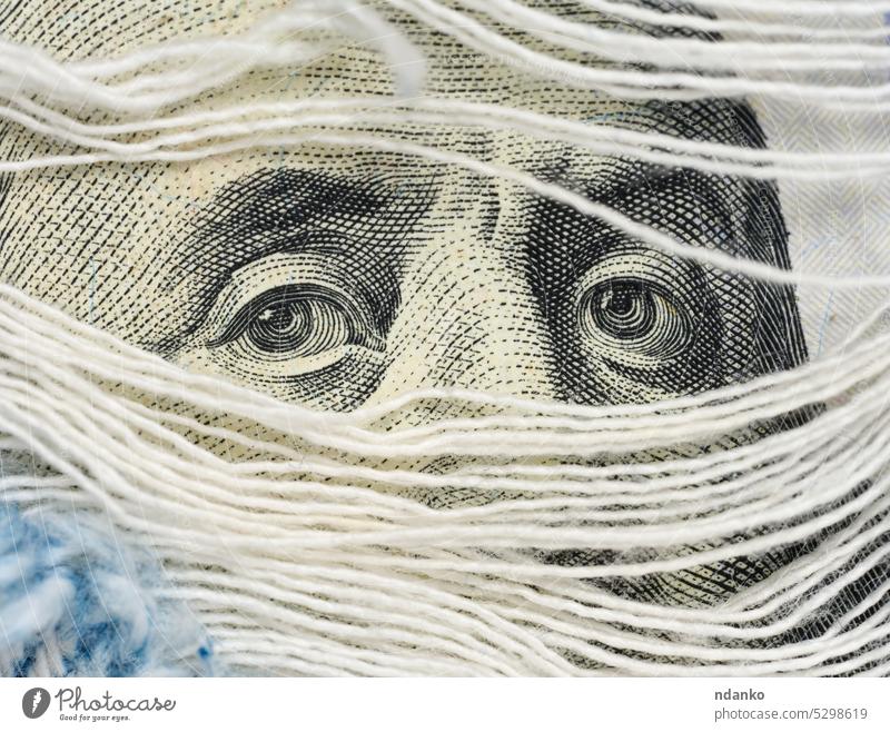 Fragment einer Hundert-Dollar-Note mit einem Porträt von Benjamin Franklin, Auge Finanzen USA hundert Geld niemand Papier bezahlen Vorsitzender Gewinn reich
