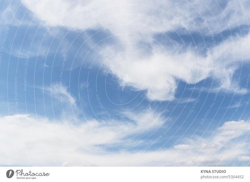 Blauer Himmel Hintergrund im Freien abstrakt Air Atmosphäre schön Schönheit blau hell übersichtlich Klima Cloud Wolken Wolkenlandschaft wolkig Farbe Kumulus Tag