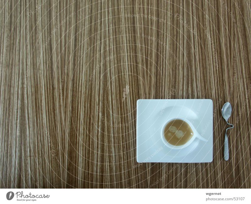 Café nicht Kaffee Tasse Löffel gekrümmt Tisch Holz Streifen Design Espresso Villeroy Brettwurzelbaum cebrano Neigung