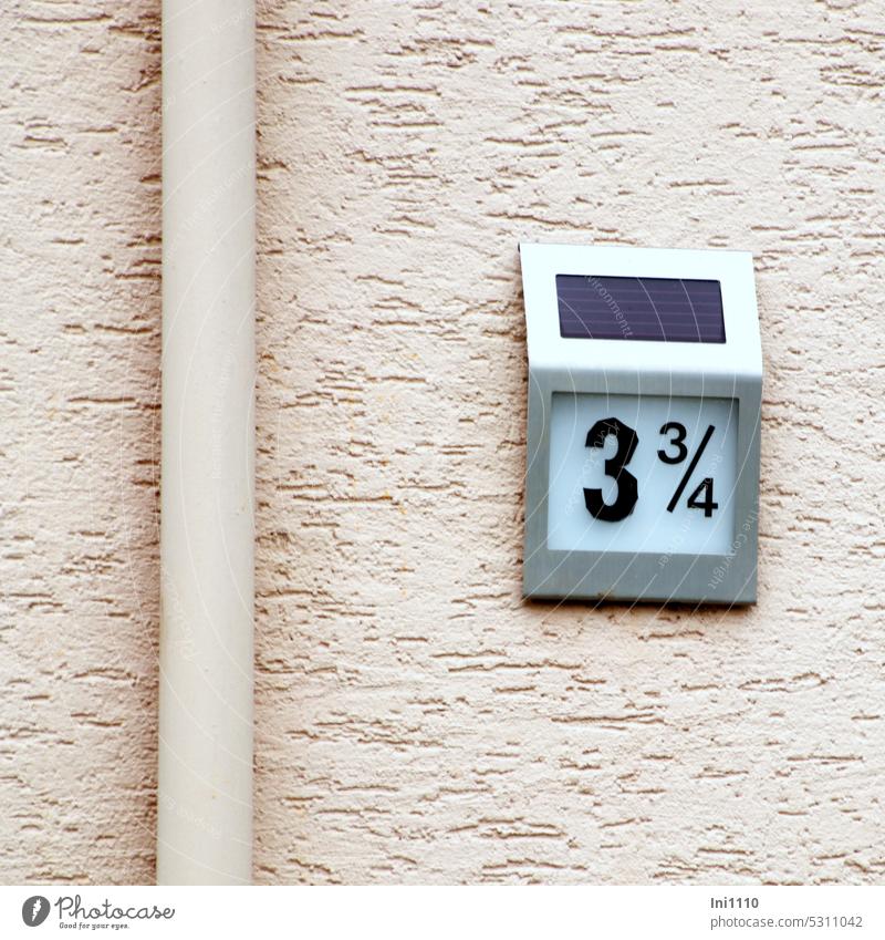 MainFux |Solar Hausnummerleuchte 3 3/4 Hausfassade Fassade Rauhputz Glas Solar-Panel Fortschritt Hausnummernschild Solarpanel Sonnenlicht Aufladung Akku