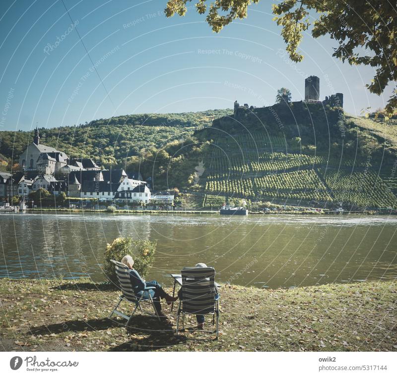Burgblick Moseltal Mosel (Weinbaugebiet) Flussufer Ruhe Sehenswürdigkeit Dorf Beilstein Rheinland-Pfalz Burg oder Schloss Landschaft Himmel Natur Idylle Gebäude
