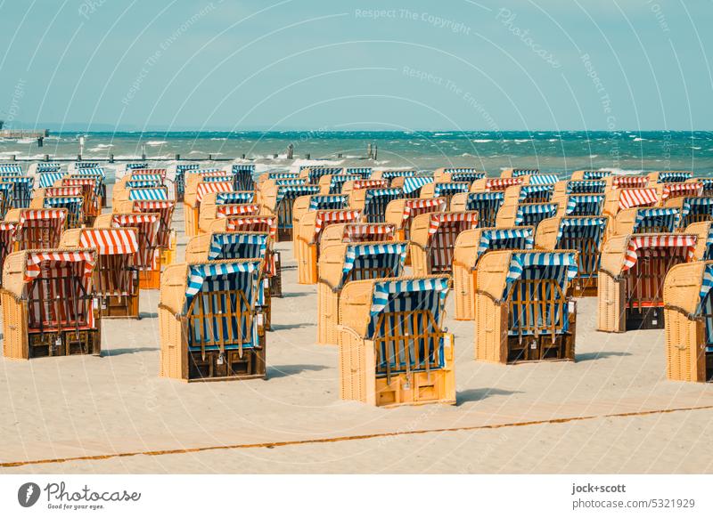 Nach der Saison ist vor der Saison am Strand von Travemünde Strandkorb Ostsee Ferien & Urlaub & Reisen Meer Strandkorbvermietung Tourismus Küste Erholung Lübeck