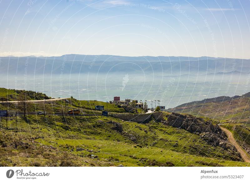 Bekaa-Ebene Libanon Tal Landschaft Nebel Berge u. Gebirge Farbfoto Menschenleer bekaa Ferien & Urlaub & Reisen Hügel Panorama (Aussicht) Natur Außenaufnahme