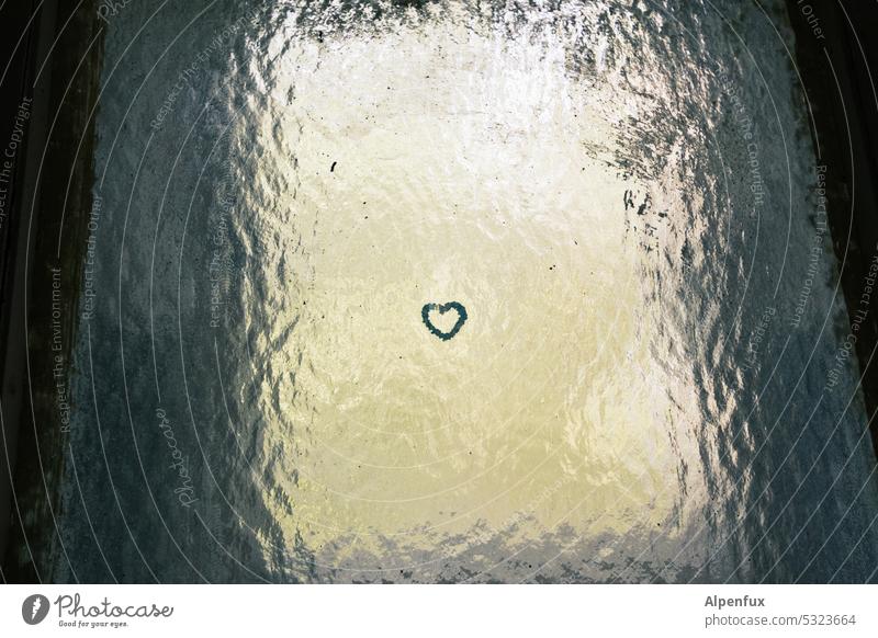 Lost Land Love II | Herzchen symbolisch liebe Romantik Symbole & Metaphern Glasscheibe Valentinstag Liebesgruß Verliebtheit herzlich Liebesbekundung Gefühle