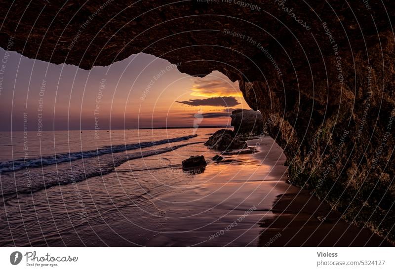 Sonnenuntergang am Strand von Gale Portugal Reisen Meer Atlantik Felsen Höhle Spiegelung Wellen