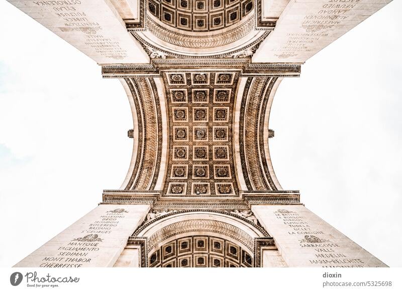 Arc de Triomphe de l’Étoile (3) Paris Triumphbogen Frankreich Hauptstadt Architektur architecture Monument Architekturfotografie Farbfoto Wahrzeichen Denkmal