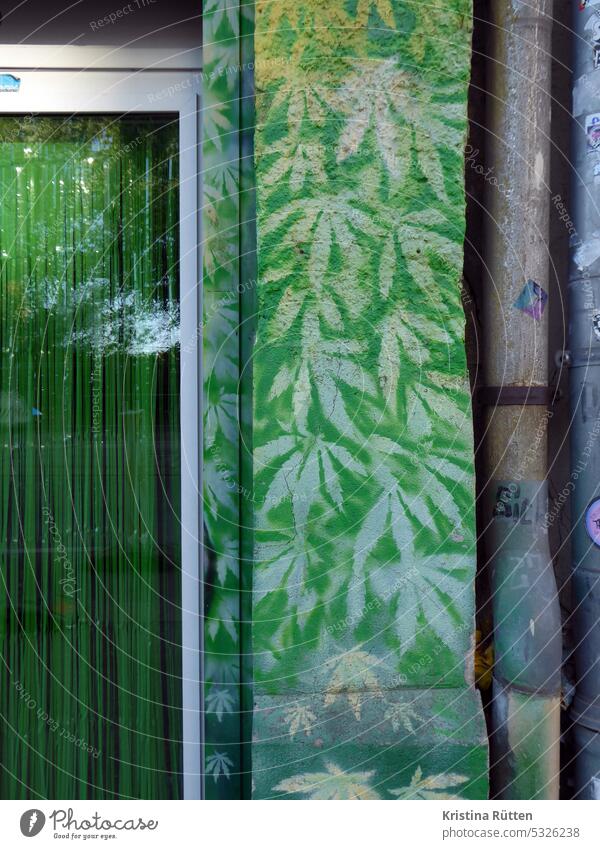 grasfassade hanf hanfblätter cannabis marihuana graffiti haus wand streetart grün pflanze legalisierung legalisieren konsum verkauf eigenbedarf konsumieren