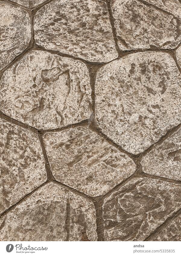 Detail eines Natursteinbodens Stein Boden Muster Strukturen & Formen Bodenbelag grau braun Sand dreckig natürlich Pflastersteine Detailaufnahme Straße