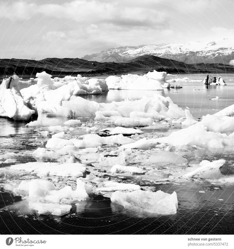 Wasser und Aussicht in iceland Island Außenaufnahme Natur Landschaft Berge u. Gebirge Umwelt Tag Menschenleer Felsen Urelemente wild Stimmung Klima kalt Himmel