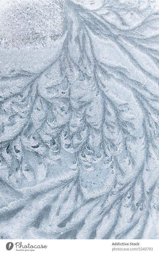 Abstrakte Eis Texturen auf Autofenster im Winter abstrakt Hintergrund schön blau Klima Nahaufnahme kalt cool Kristalle Design Schuppen frieren Frost gefrostet