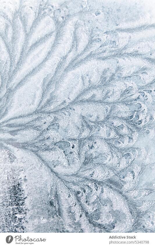 Abstrakte Eis Texturen auf Autofenster im Winter Hintergrund Frost Fenster kalt Glas Muster frieren Saison abstrakt Nahaufnahme Schnee blau cool Kristalle Licht