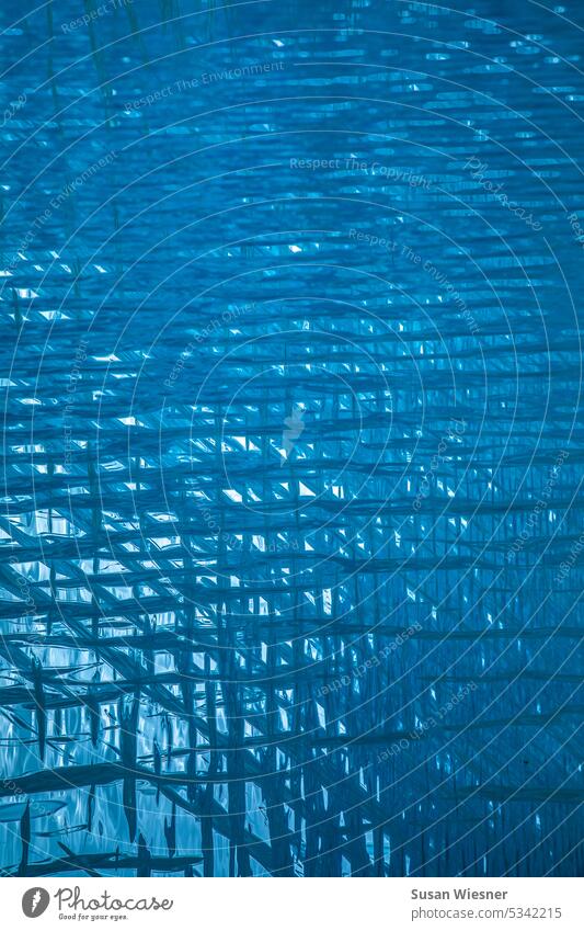 Struktur mit Tiefe in blau (Wellenüberlagerungen) mehrfachbelichtung Wasser Außenaufnahme Strukturen struktur Muster abstrakt Farbe Monochrom monochrome