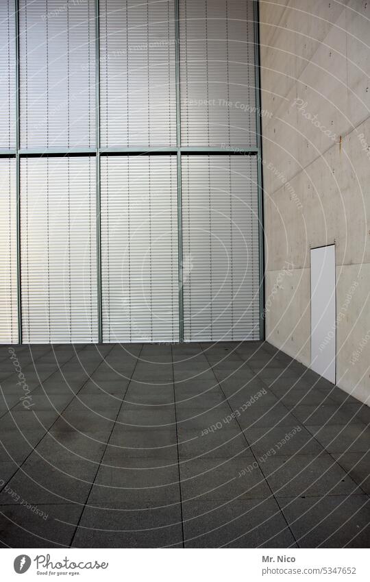 Moderne Architektur Betonwand Betonbauweise Bodenplatten Ecke Geometrie Linie abstrakt Wand Fassade grau Bauweise Gebäude Bauwerk modern Strukturen & Formen