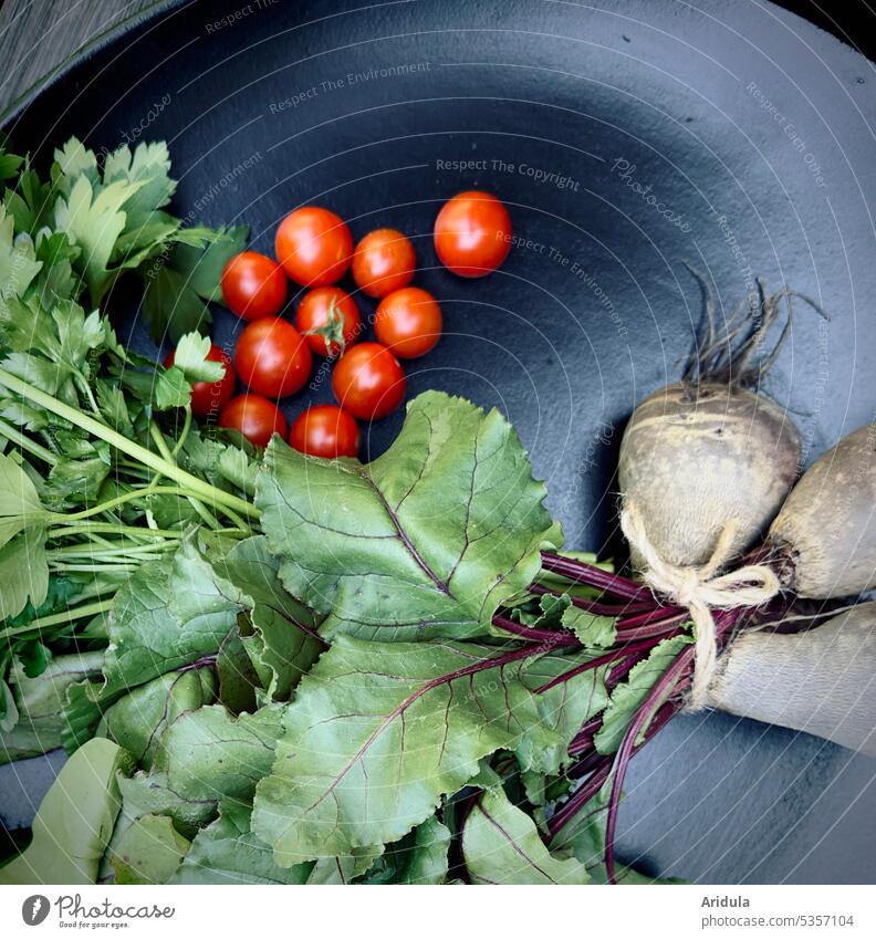 Gemüse | Bund Rote Beete, Petersilie und Cocktailtomaten Tomaten Coktailtomaten Lebensmittel frisch Gesundheit Vegetarische Ernährung rot grün natürlich Vitamin