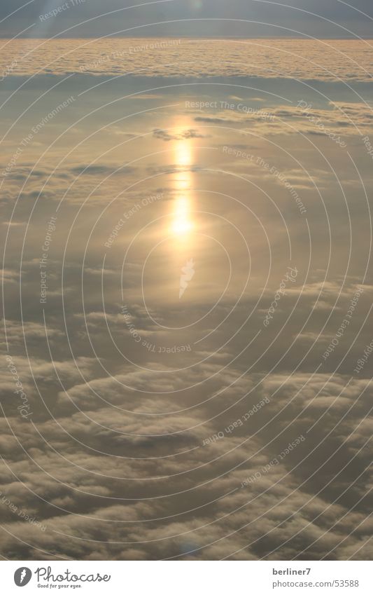 ...über den Winterwolken von Zürich Wolken Flugzeug Horizont Sonne
