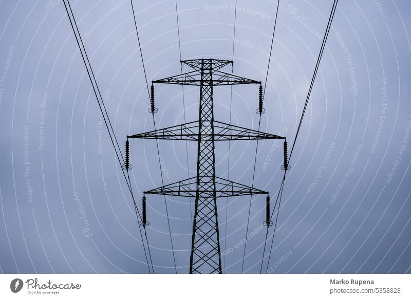 Hochspannungsübertragungsmast für Elektrizität Übertragung elektrisch Übertragungsleitung Sendemast Stromversorgung Powerline Umspannwerk Energetik Spannung