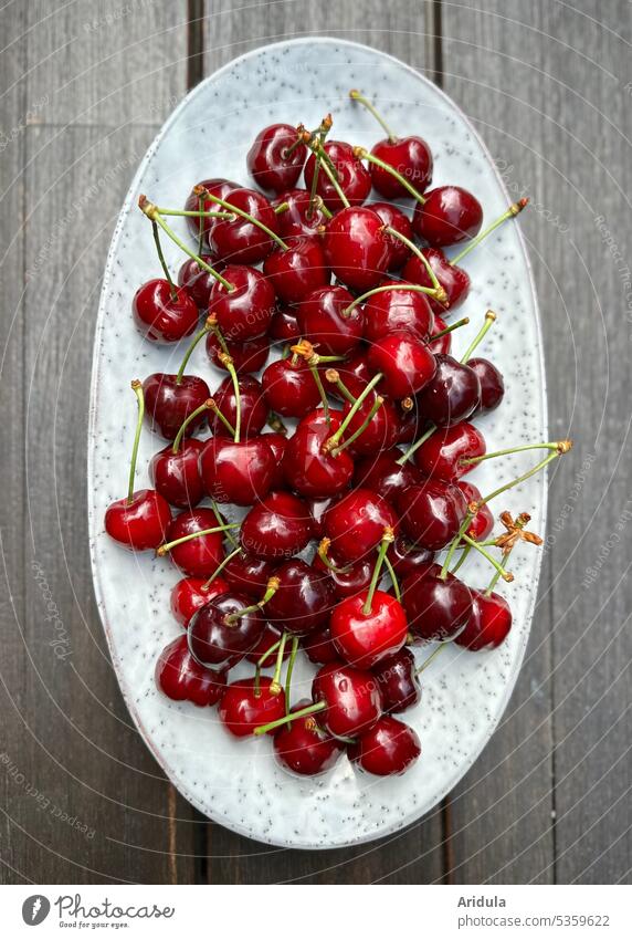 Kirschenzeit No. 2 Sommer Obst Frucht Teller rot reif lecker frisch Lebensmittel süß saftig Gesundheit Ernte Natur Garten Ernährung Tisch Holz gesund fruchtig