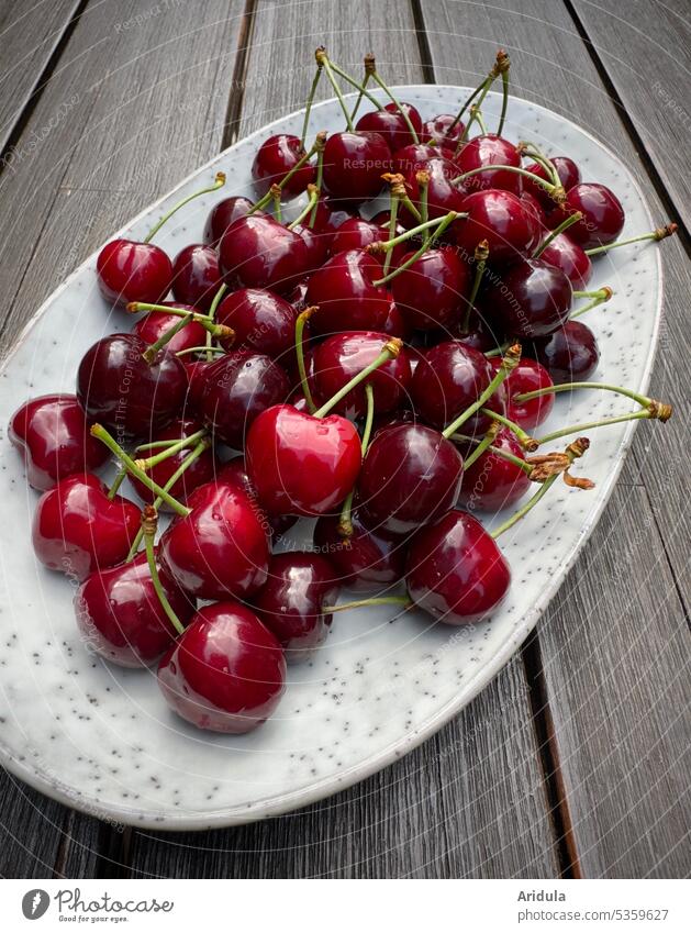 Kirschenzeit No. 1 Teller Tisch rot Obst lecker Frucht Lebensmittel frisch Gesundheit Ernährung süß Sommer reif saftig