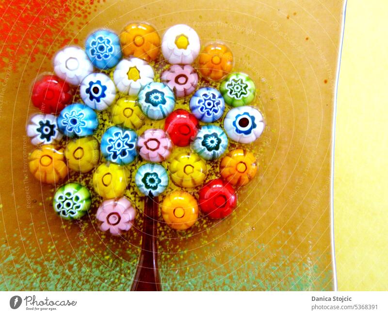 Farbenfroher Blütenbaum aus Muranoglas Bunte Blüten Buntfarben bunt gemischt mehrfarbig farbenfroh Nahaufnahme Farbfoto Kunst Kunsthandwerk fröhlich aufheiternd