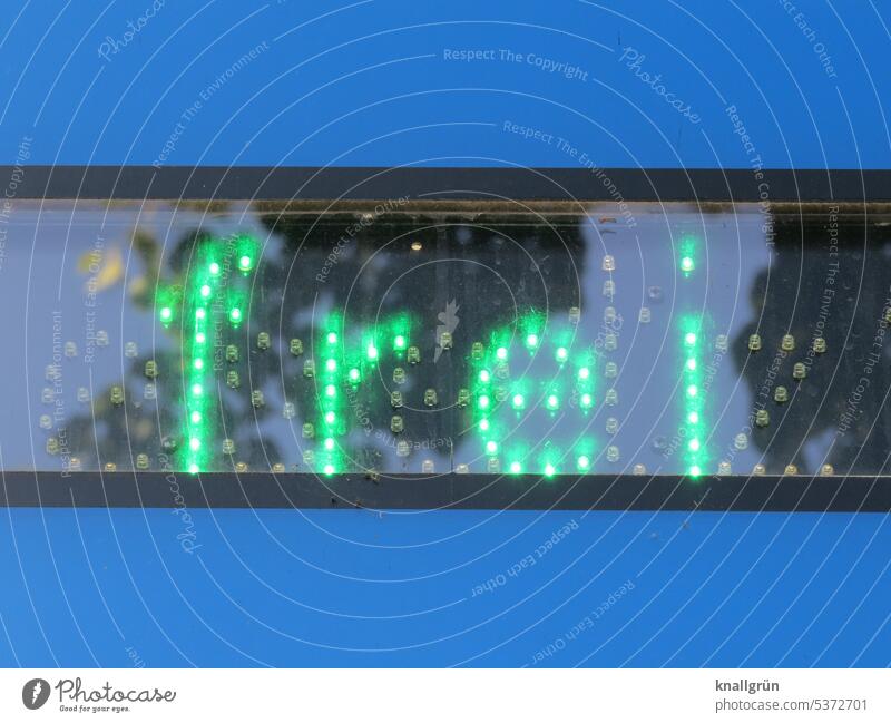 Frei Leuchtschrift frei Anzeigentafel Leuchtdiode leuchtschrift leuchten Schriftzeichen Neonlicht Licht Buchstaben grün Parkplatz Schilder & Markierungen