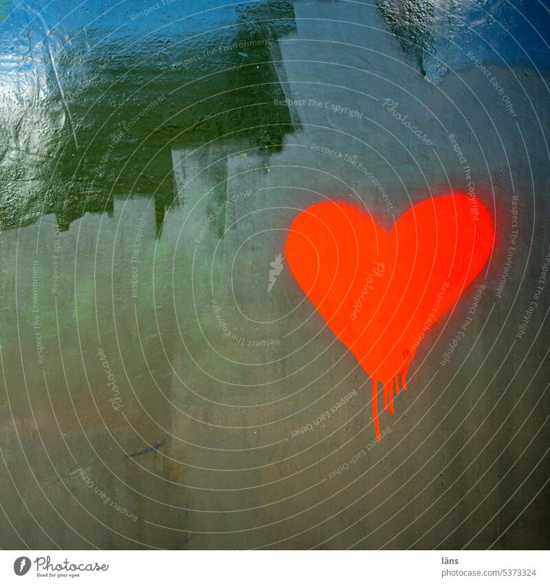 Herz Zeichen herzlich herzförmig Liebesbekundung Symbole & Metaphern Liebeserklärung Liebesgruß Glück Farbfoto Romantik Sympathie Partnerschaft gemalt Wand