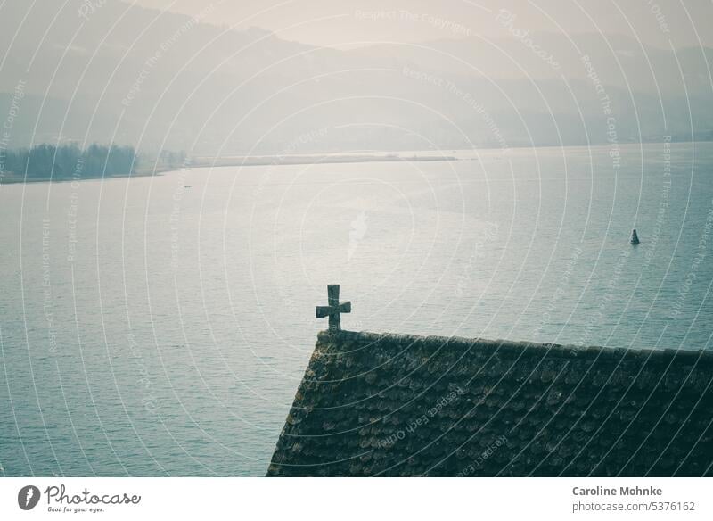 Blick von Rapperswil auf den Zürichsee Kreuz Schweiz Christliches Kreuz Religion & Glaube Kirche Symbole & Metaphern Gott Christentum Spiritualität