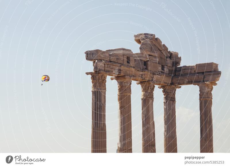 Apollon-Tempel von Side mit Gleitschirm im Hintergrund Türkei Himmel Architektur antik Wahrzeichen Ruine alt Tourismus historisch Denkmal Gebäude Kultur