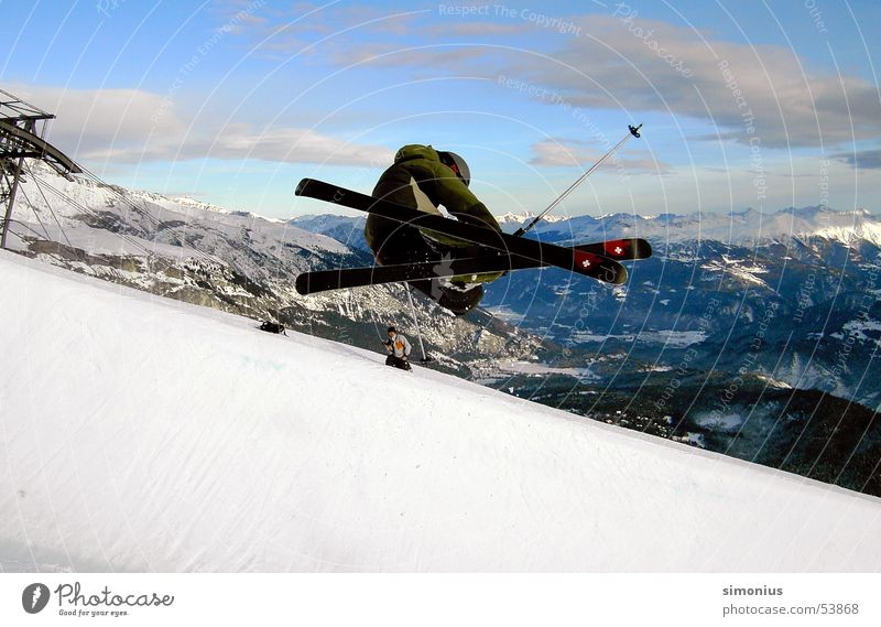 > - jump Halfpipe springen Flims Akrobatik Skier slope laax grap