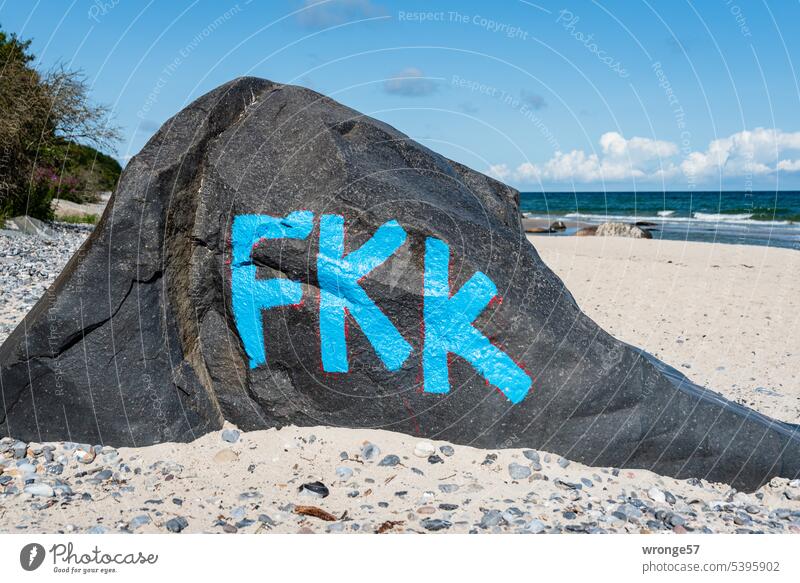 Hinweis FKK am Ostseestrand FKK-Strand FKK-Bereich Sandstrand Naturstrand Sommer Meer Wasser nackt Küste Urlaub Ferien & Urlaub & Reisen Erholung Tag Freiheit