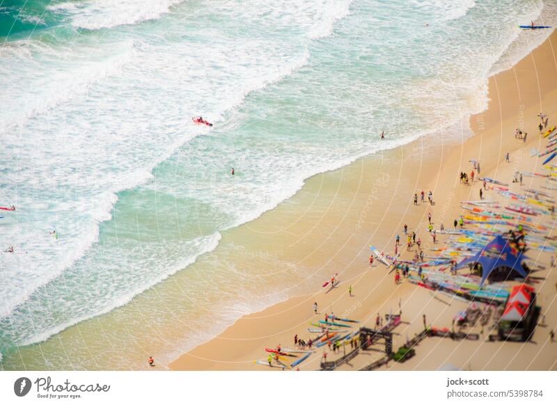 Tummelplatz am Strand für Surfer Brandung Pazifik Meer Mensch Vogelperspektive Zusammensein Hintergrundbild Pazifikstrand Gold Coast Australien