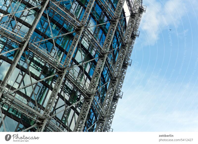 Gasometer Schöneberg architektur berlin büro city deutschland fassade fenster froschperspektive gebäude hauptstadt haus himmel hochhaus innenstadt kiez leben