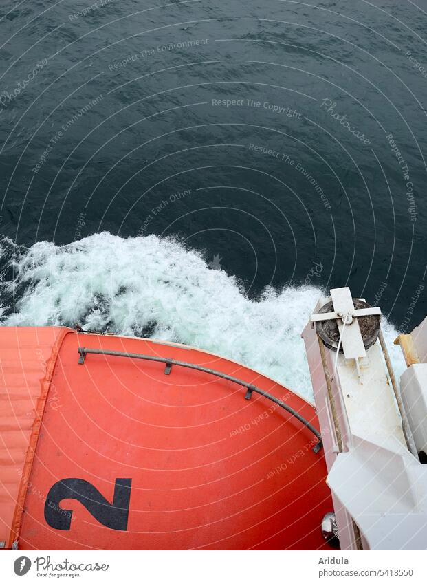 Nr. 2 | Rettungsboot einer Fähre mit Wellengang Boot Meer Wasser Ostseefähre orange Wasserfahrzeug Schifffahrt Ferien & Urlaub & Reisen Bootsfahrt