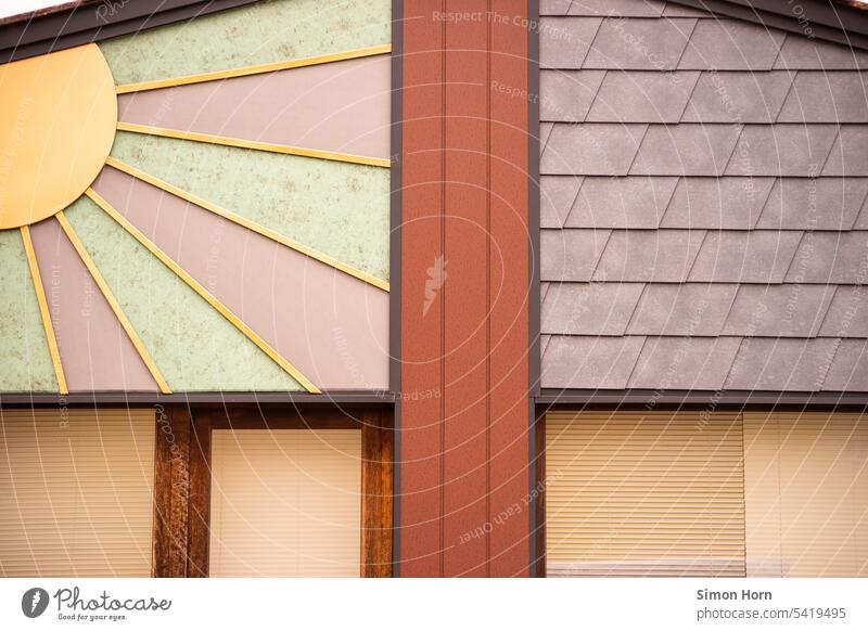 Ladenzeile in verblassten Farben und charmanter Vintage-Optik Muster Ladengeschäft Strukturen & Formen Leerstand retro Geschäft Fassade Krise Insolvenz
