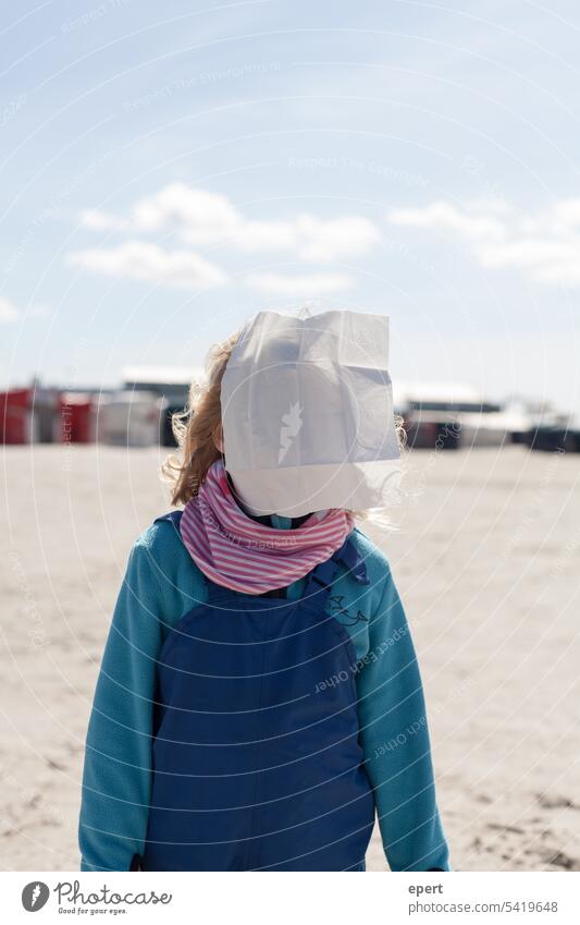 Mund-Nasen-Bedeckung Taschentuch Kind Strand gesichtslos Gesichtsmaske Wind Sand Himmel Außenaufnahme Ferien & Urlaub & Reisen Nordsee Sommer