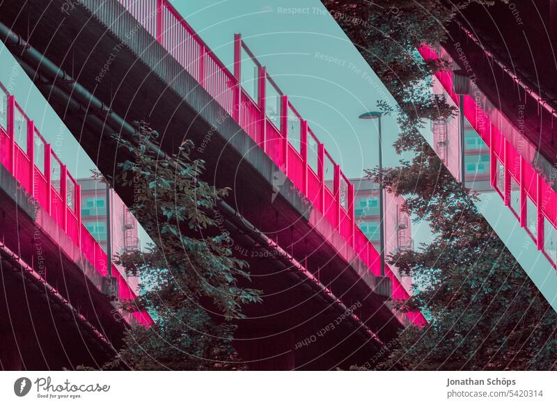 Brücke Geländer Himmel Montage Falschfarben Natur futuristisch Brückenkonstruktion Fake-Infrarotaufnahme bunt Wald Weg blau besonders waldgebiet Brückengeländer