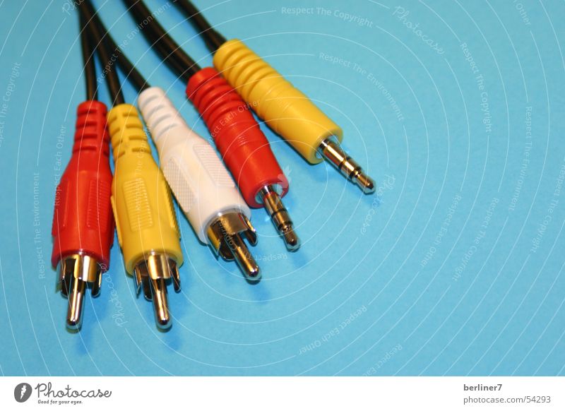 rot ist blau und plus ist minus? oder? weiß gelb Stecker Video stereo Heimkino Kabel Radio phono akkustik Farbe Technik & Technologie keine banane