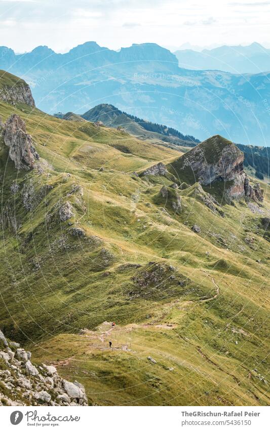Bergpanorama mit Wanderwegen Wanderung Schweiz Sonne Wolken Blauer Himmel Berge u. Gebirge Alpen Wolkenhimmel Panorama (Aussicht) Natur Landschaft Tourismus