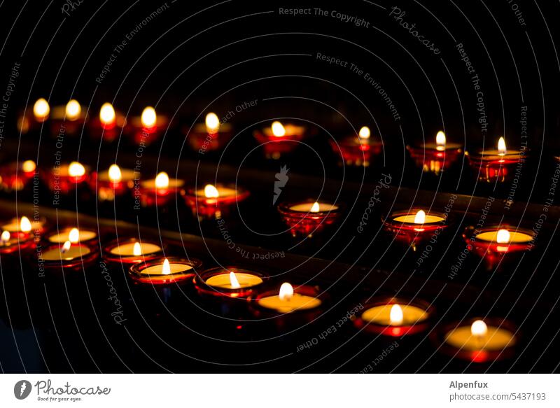 Armee der Erleuchteten | Mainfux23 Sekte Kirche Kerzen Kerzenschein Glaube Religion & Glaube Hoffnung Christentum Kerzenaltar Licht Gedenken Spiritualität