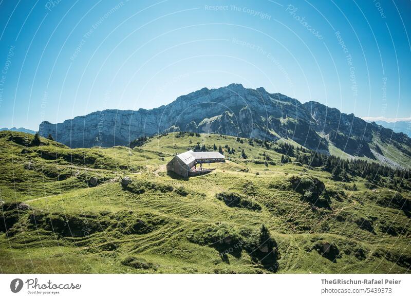 Wanderweg in den Bergen Wanderung Schweiz Berge u. Gebirge Alpen Panorama (Aussicht) Natur Landschaft Tourismus Wege & Pfade laufen wandern Außenaufnahme steil