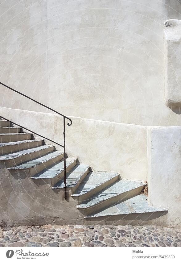 Treppe nach oben Sommer mediterran weiß hell Wege & Pfade Neugier Stein Wand friedlich ruhig Hochformat draußen