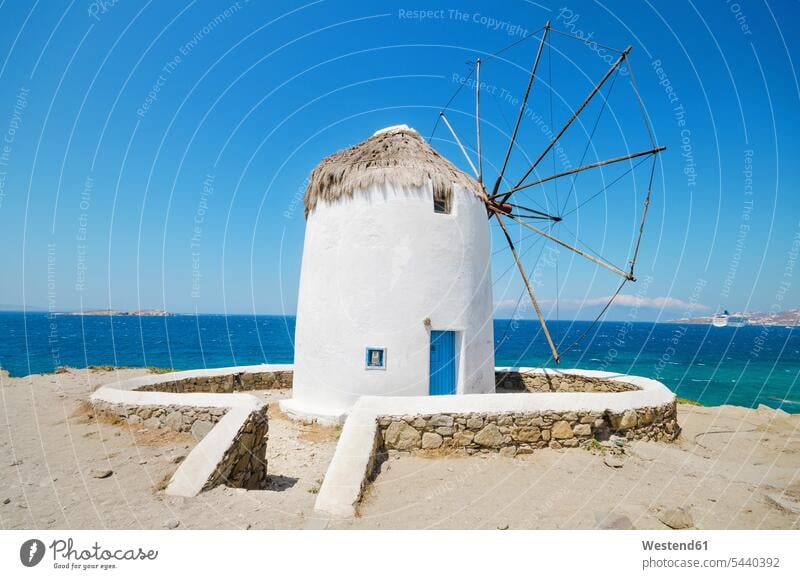 Griechenland, Mykonos, Ansicht einer traditionellen Windmühle weiß weißes weißer weiss Reiseziel Reiseziele Urlaubsziel Windmuehlen Windmühlen Textfreiraum Ruhe