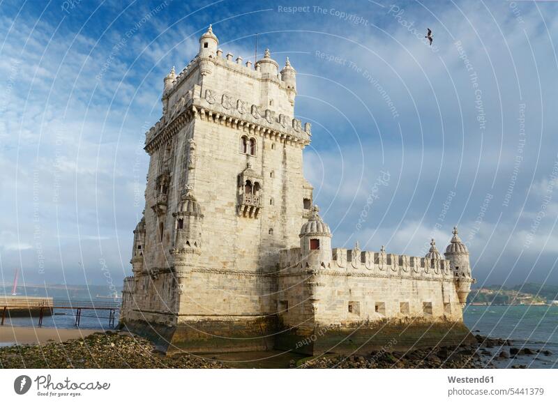 Portugal, Lissabon, Turm von Belem Wolke Wolken Städtereise City Trip Kurztripp City Break historisch historisches geschichtlich Türme Tuerme Reiseziel