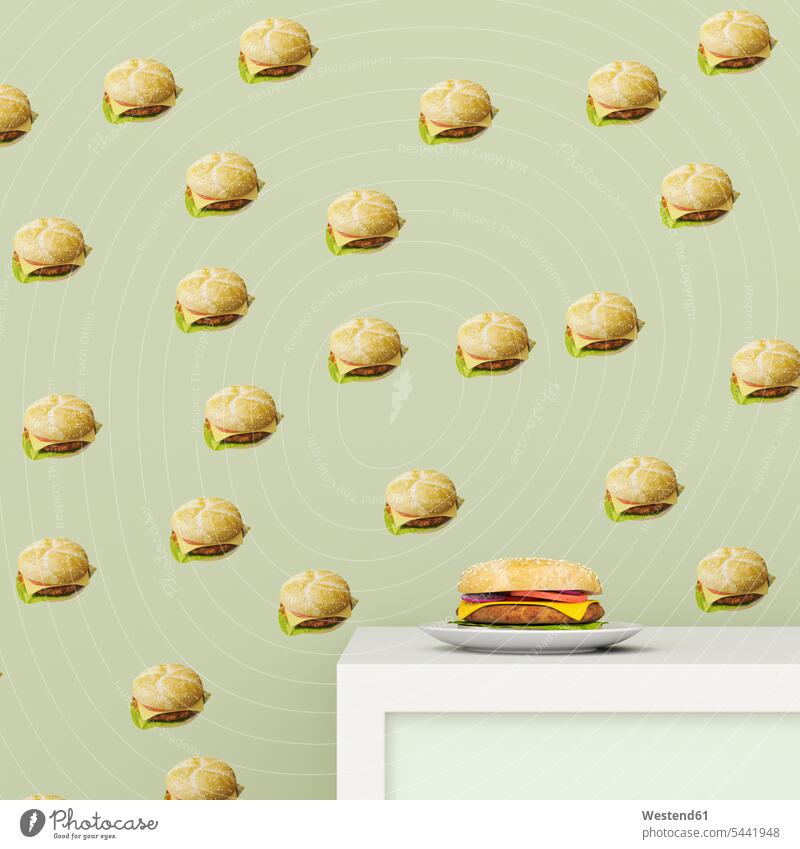 Teller mit Hamburger auf Schranktafel vor Tapete mit Hamburger-Muster, 3D-Rendering Originalität originell authentisch Ungesunde Ernährung ungesund