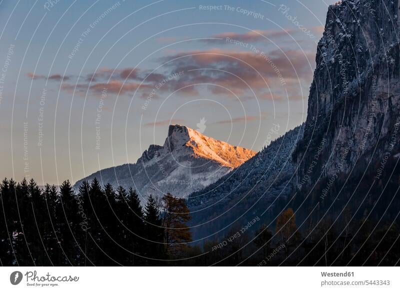 Österreich, Mondsee, Schafberg bei Sonnenuntergang Stimmung stimmungsvoll Abendlicht abendliches Licht ländliches Motiv nicht städtisch Landschaft Landschaften