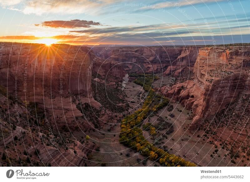 USA, Arizona, Navajo-Nation, Chinle, Canyon de Chelly National Monument, Sonnenuntergang Felsformation Felsengruppe Gesteinsformation Nationalmonument