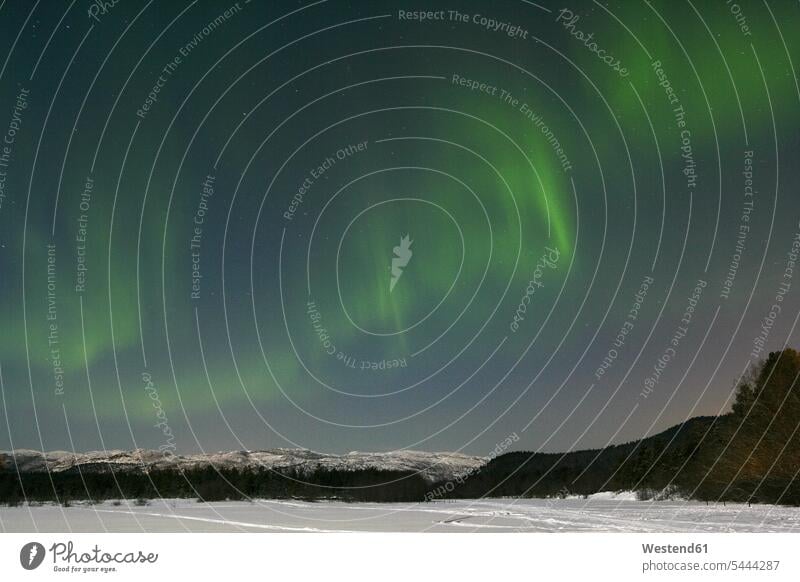Norwegen, Nordlicht um Tromso leuchten Naturphänomene Naturschauspiel Naturerscheinungen Naturereignis Naturschauspiele Naturereignisse Naturphaenomene