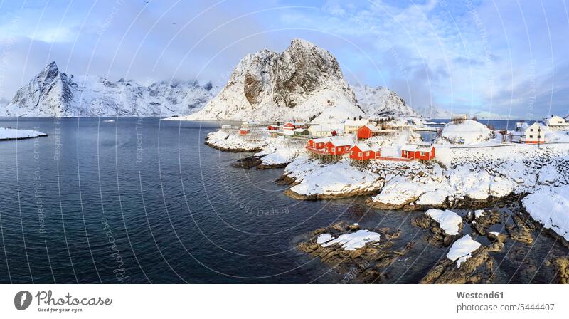 Norwegen, Lofoten, Insel Hamnoy, Fischerhütten Küste Küstenlandschaft Niemand Meer Meere Tag am Tag Tageslichtaufnahme tagsueber Tagesaufnahmen